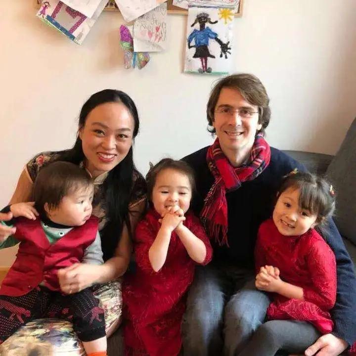 男友比我小该不该分手,男朋友比我优秀我该怎么办