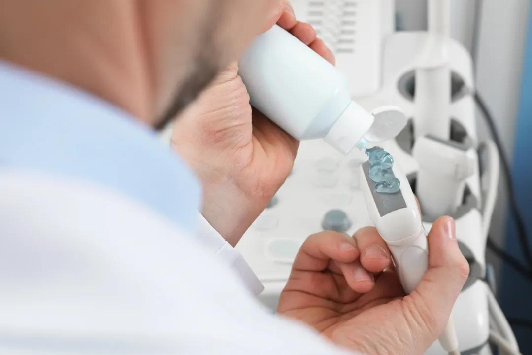 双肾动脉超声要空腹憋尿吗,心脏超声需要空腹憋尿吗