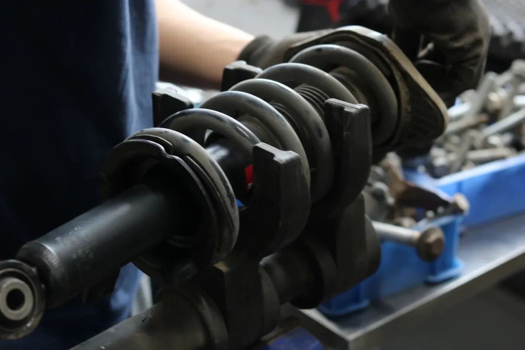 怪兽修车翻新奥迪q7,怪兽修车老车翻新