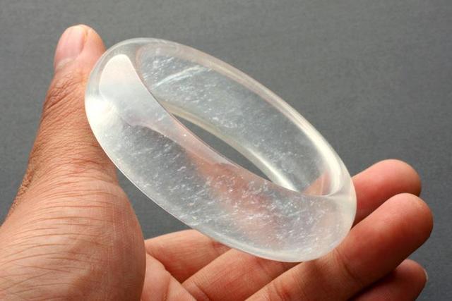 玉雕大师盘点6种假玉，金玉其外却一文不值