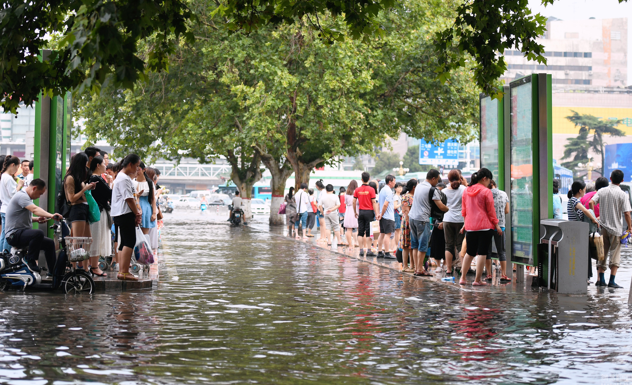 青岛暴雨排水,青岛暴雨内涝原因是什么