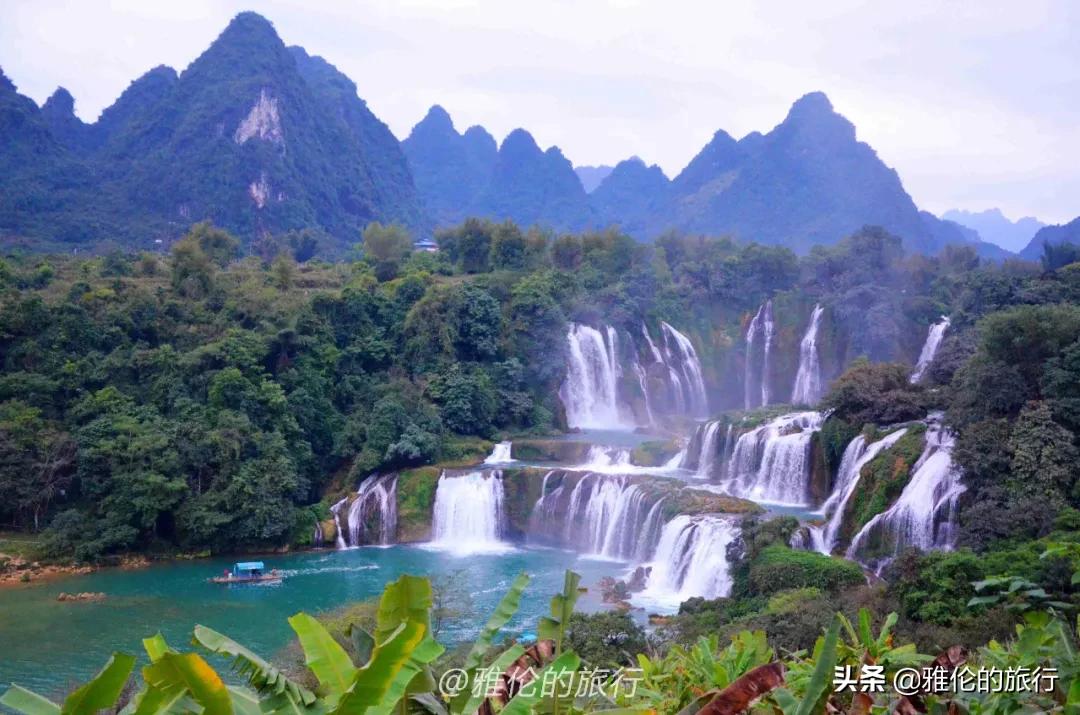 广西崇左市德天跨国瀑布 (广西崇左德天瀑布中越边境)