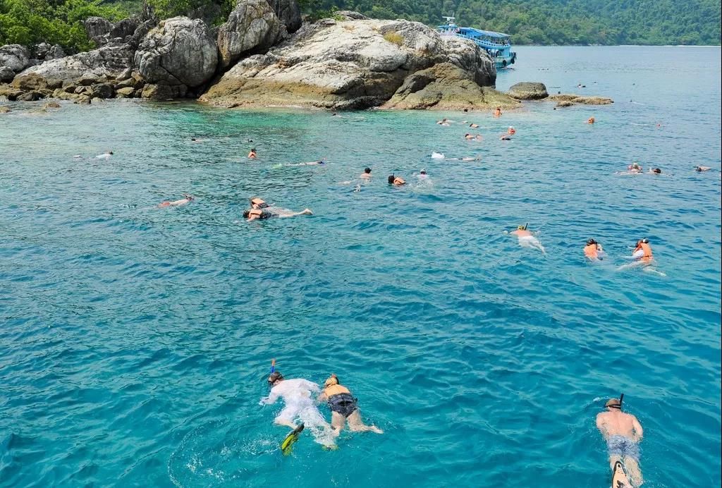 泰国普吉岛和芭提雅哪个值得去,普吉岛和芭提雅哪个值得去