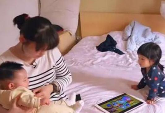 小孩误食樟脑丸,孩子误食客厅上面的樟脑丸