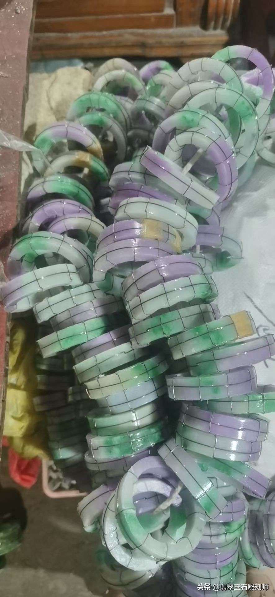 最便宜的翡翠手镯品种,绿货捡漏翡翠手镯