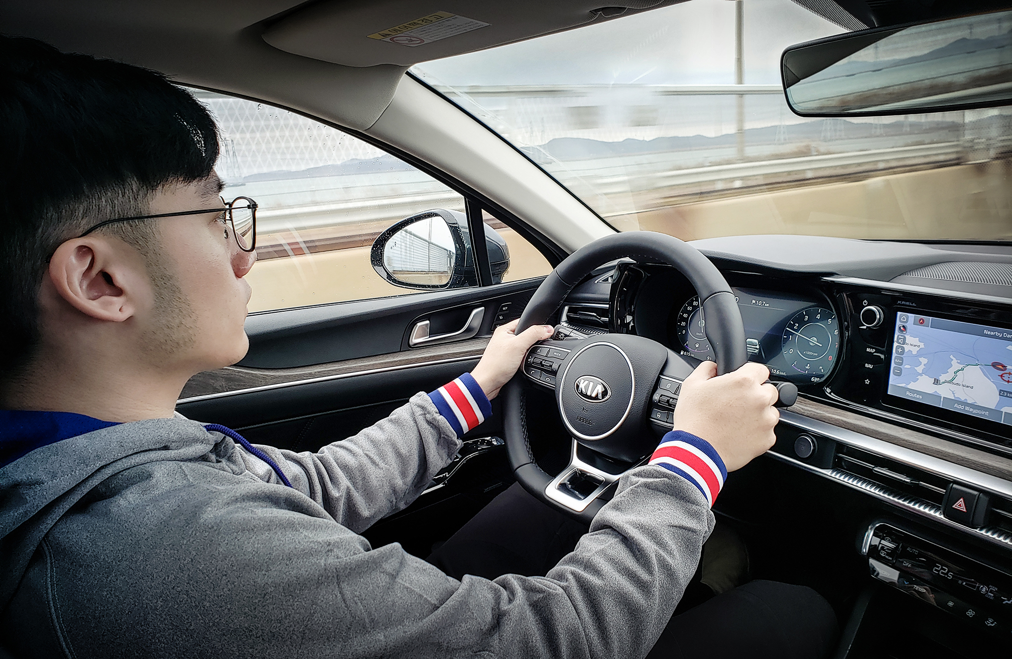 最新款起亚k5驾驶感受,全新起亚k5重回颜值巅峰