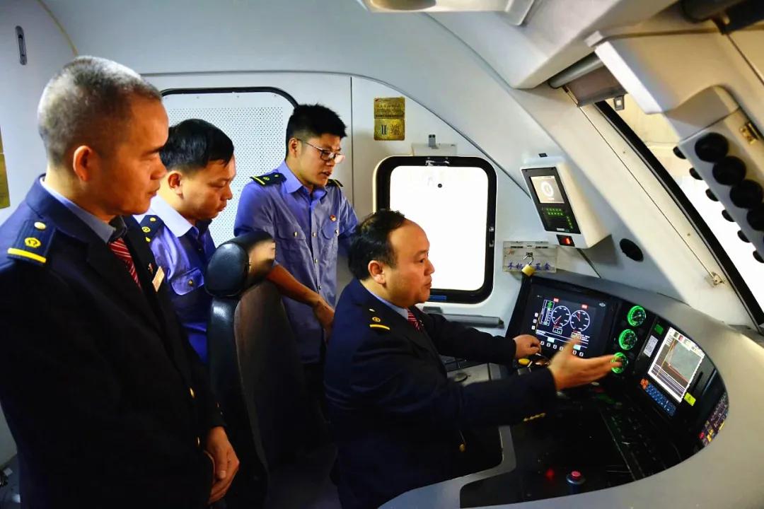 如何评价一个司机的车技,怎么评价女司机的车技