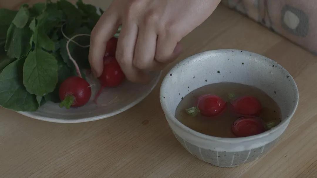 断过的绳子怎么系都有结,绳子断了有个结怎么办