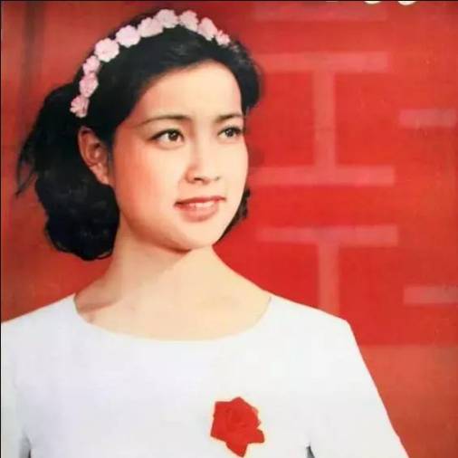 陈国军刘晓庆姜文三人照片,陈国军找姜文谈话