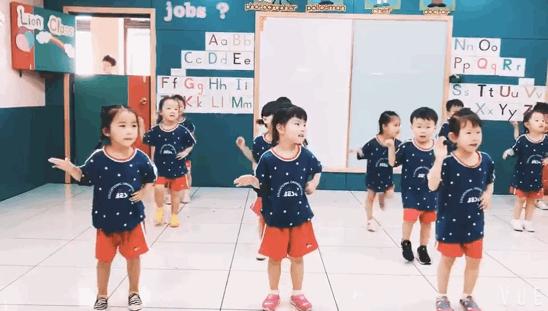 handsuphandsdown英文儿歌,经典英文儿歌100首第25首完整版