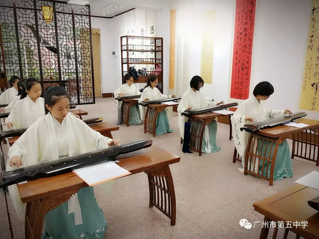 68岁的广州五中：豪华高配，人强马壮