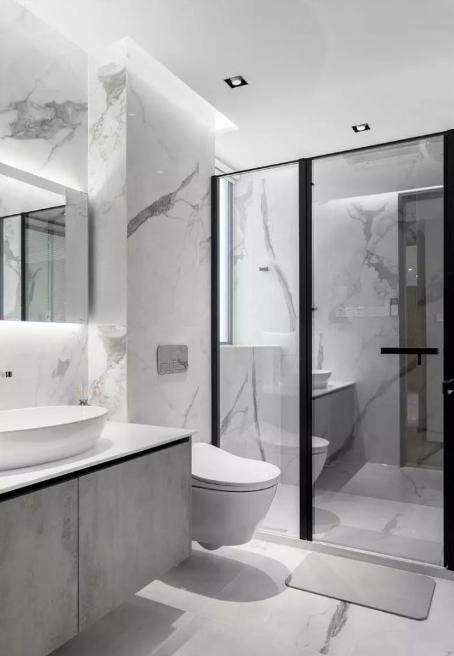 主卧室装修小户型带厕所带浴缸,小户型浴缸淋浴房并存干湿分离