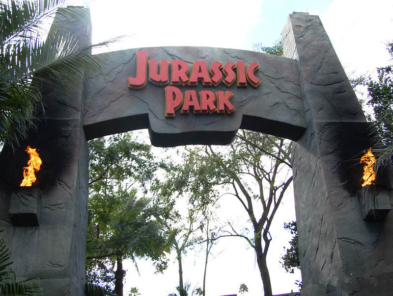 寻找侏罗纪世界中的火山岛，和“驯龙高手”一起拯救史前小短手！