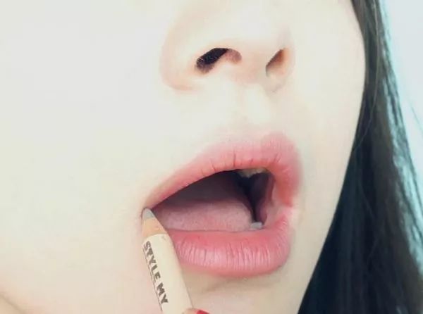 怎么练出angelababy微笑唇,angelababy演技微笑唇