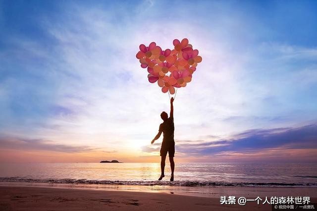 爱情就是相濡以沫平平淡淡的相守,相濡以沫携手一生的意思