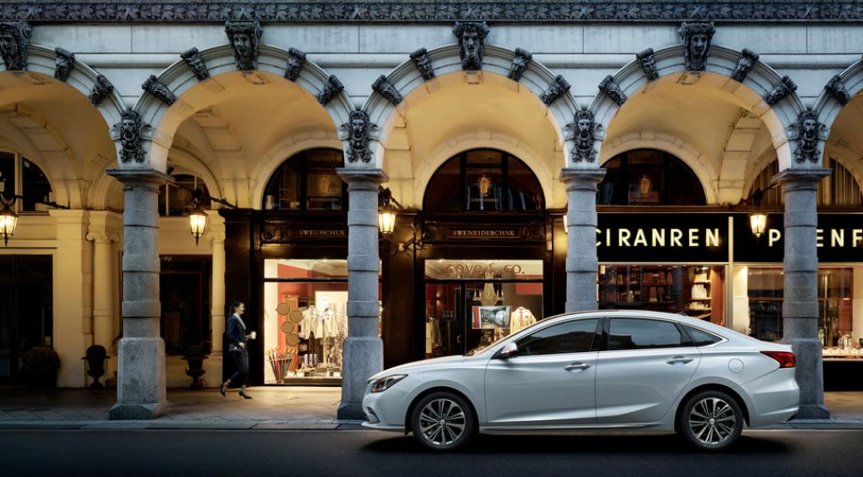 福州做四轮定位老师傅,修理店老师傅盲调四轮定位