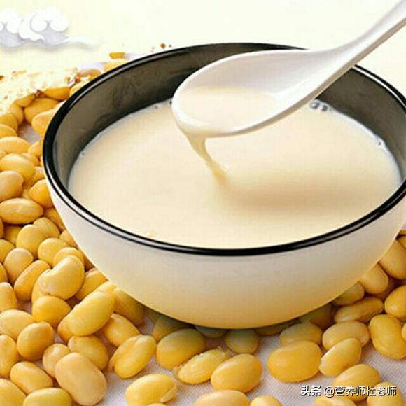 钙片和牛奶哪个含钙高更容易吸收,儿童补钙牛奶和钙片哪个好