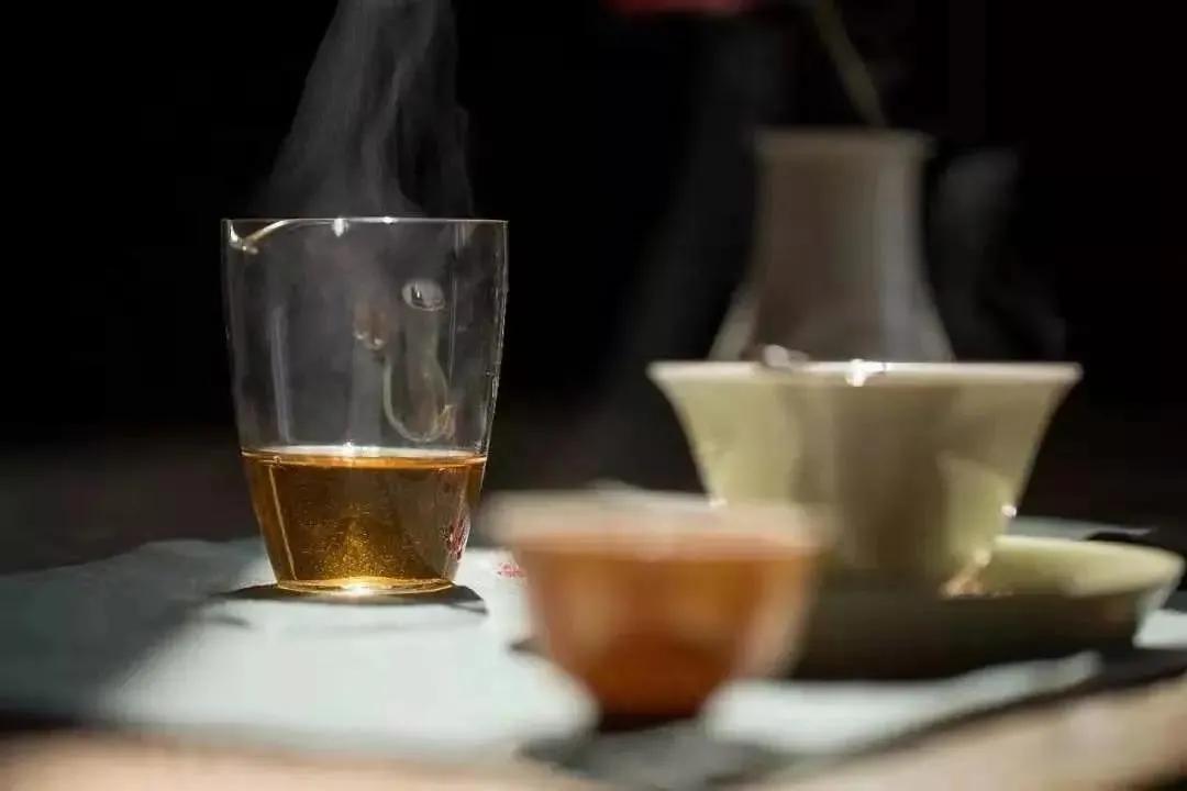 岩茶茶汤是酸性还是碱性,为什么茶汤是酸性但是有益健康