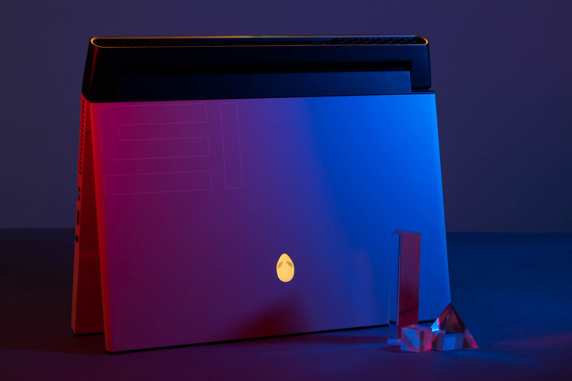 戴尔外星人m15r6测评是什么系统,戴尔外星人m15r2雷电接口