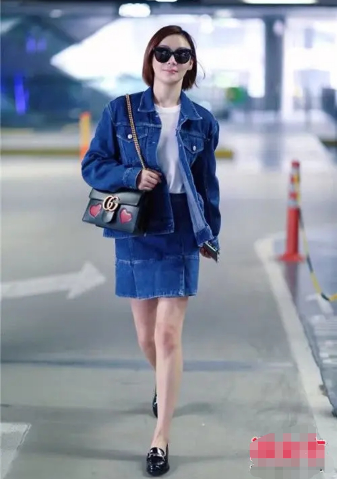 秋季牛仔外套怎么搭配好看,牛仔外套如何搭配春天穿更洋气