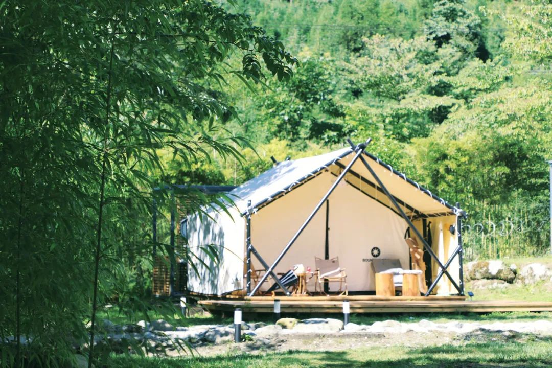 彭州太空舱营地,成都熊猫森林太空舱民宿