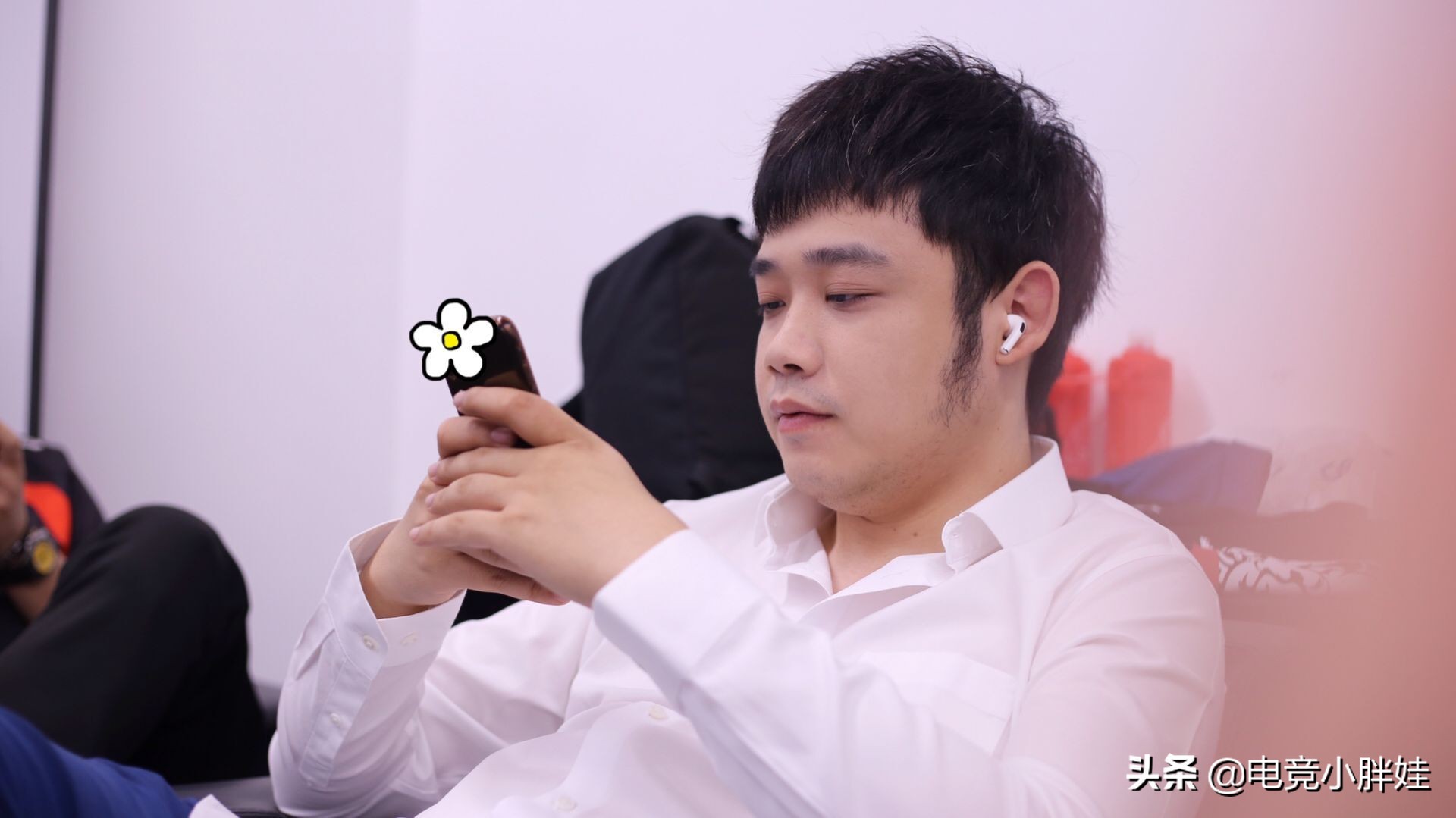 AG久诚被下放到二队,笑影重回首发,网友:笑影故意卖惨效果真好