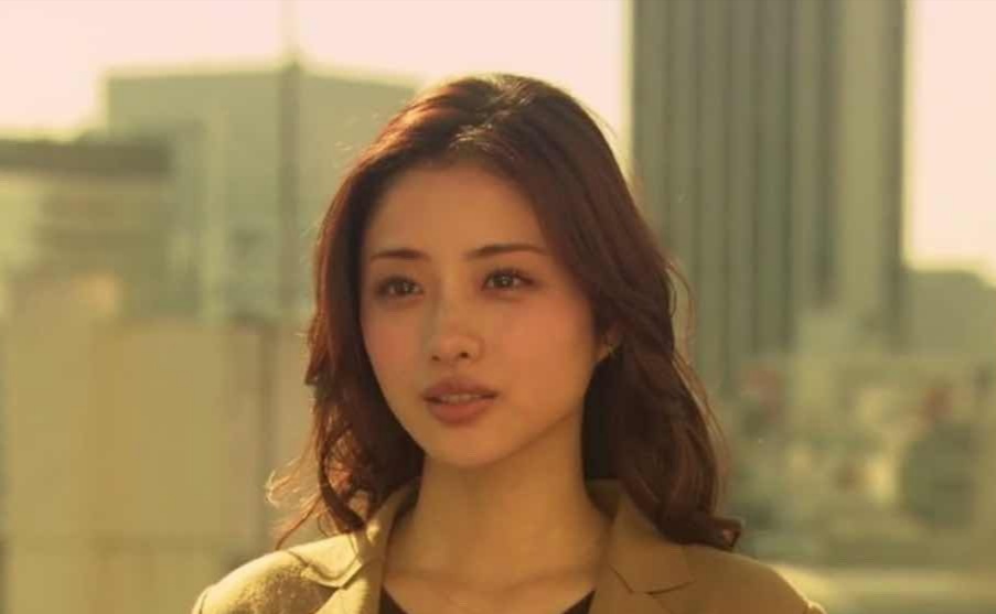 森绘梨佳腮红颜色,沧海遗珠高光腮红