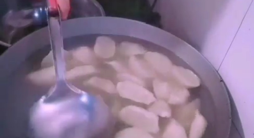 为什么煮出来的饺子容易破,为什么饺子煮破了