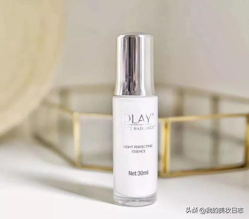 美白精华液护肤第几个步骤,美白精华液怎么用效果最佳