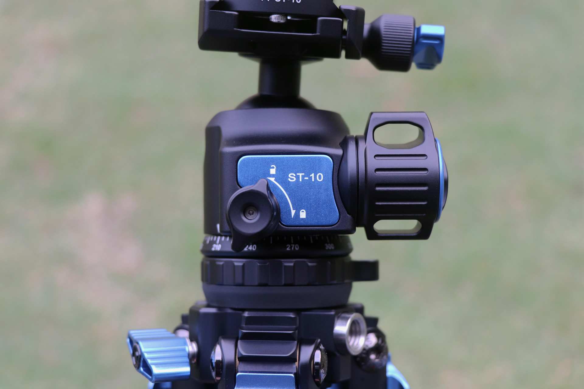 思锐稳定型三脚架套装,思锐迷你三脚架测评