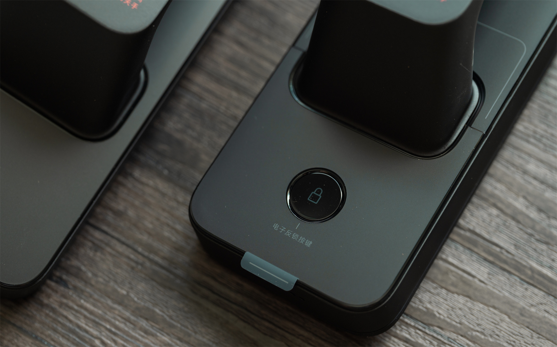 该不该用智能门锁,小米智能门锁pro门锁换电池