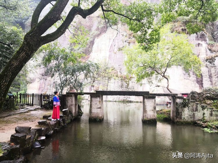 勿谓湖小，天在其中：绍兴东湖