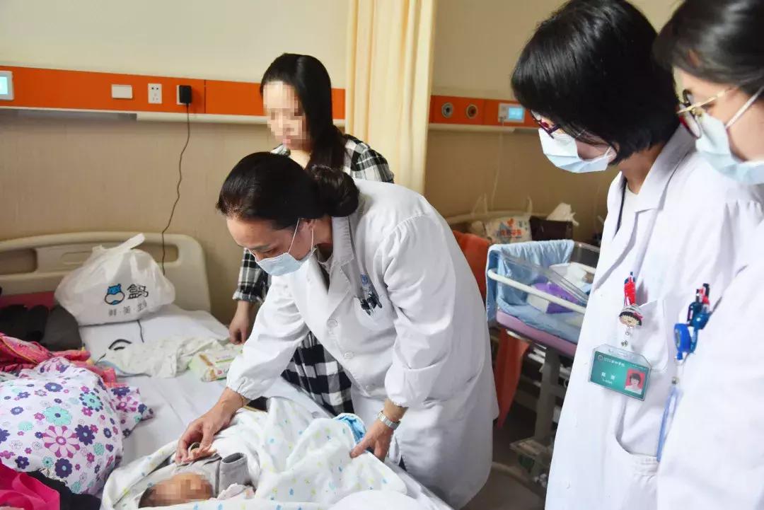 创造奇迹的母亲顺利生孩子,延迟分娩创造生命奇迹