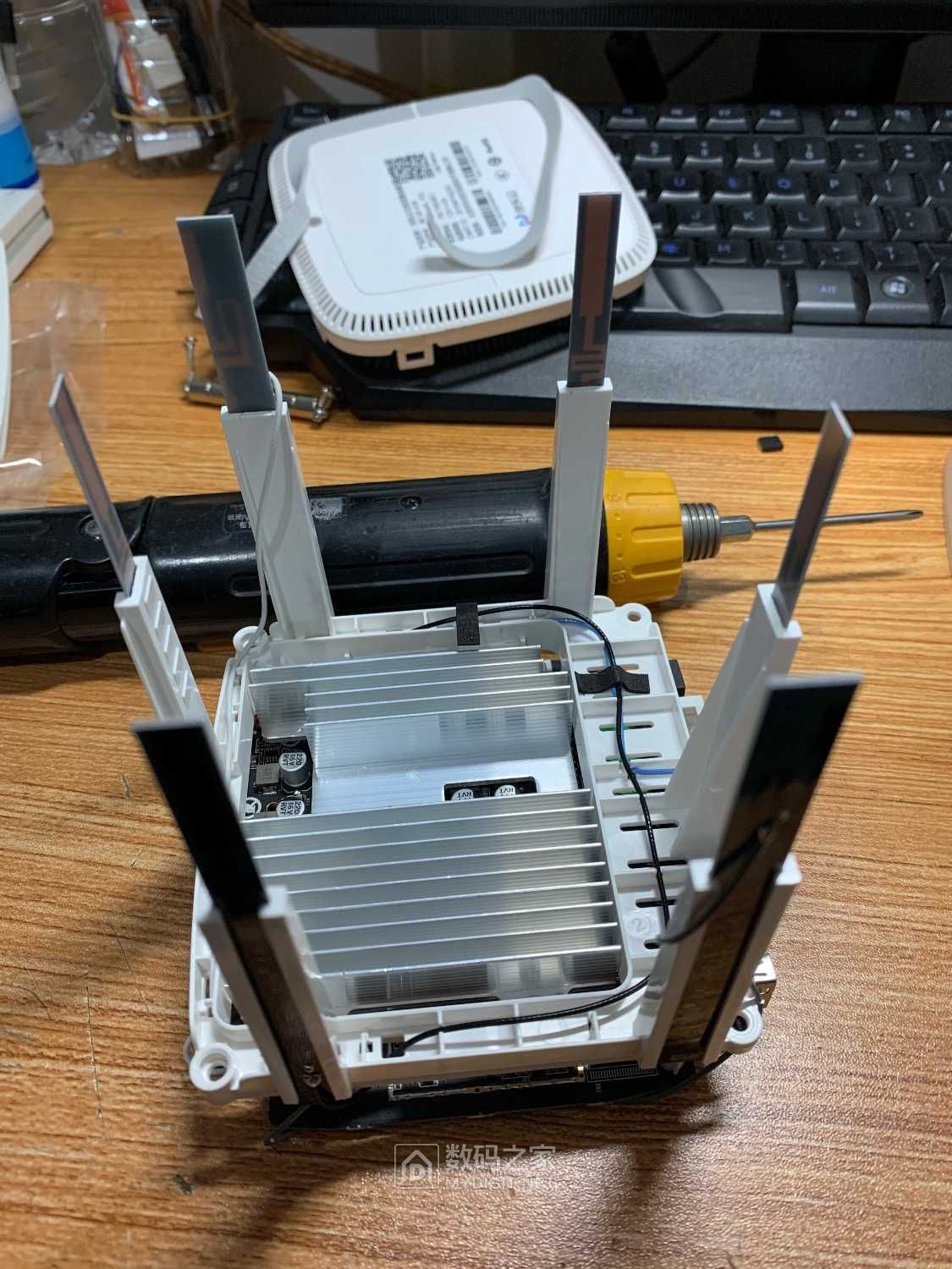 双千兆路由器京东自营穿墙王,全新路由器千兆穿墙家用