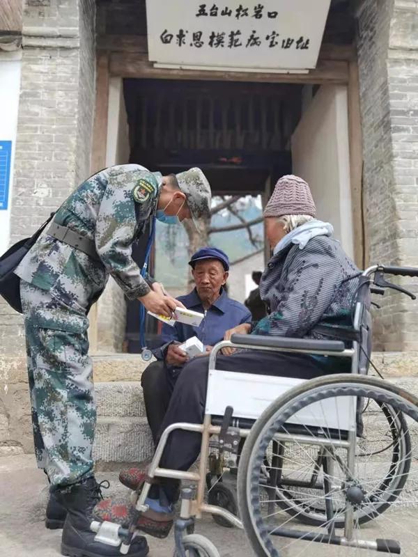 这个外国人，凭什么感动中国？踏上他走过的路就明白了