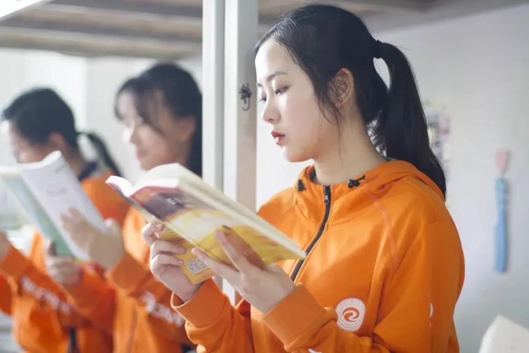 加入珠海一职实验学校高职高考班，与我们一起冲刺大学梦