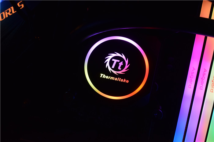 tt冰龙240水冷是12v的还是5v的,一体水冷怎么选择