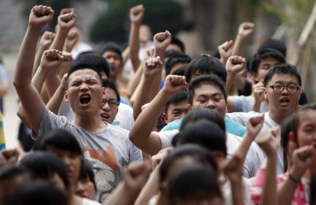 国内“工科高校”最新排名，北京大学排名第三，哈工大屈居第9