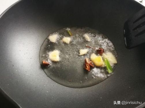 红烧咸鳗鱼的家常做法,红烧咸鳗鱼干最佳吃法
