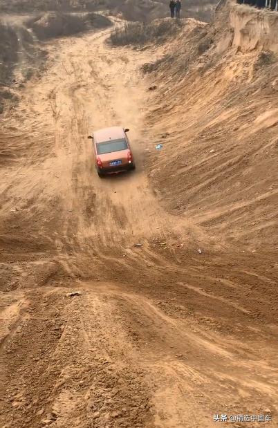 奇瑞qq6翻滚,当你看到一辆自动挡的车