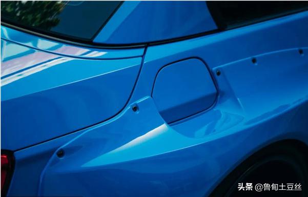 「毂锐驰」一台融入了JDM元素的宝马E93335i