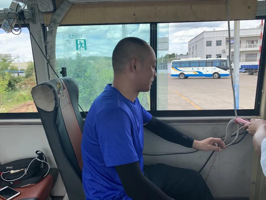 花钱考的驾照会不会不靠谱,花钱考驾照值得吗