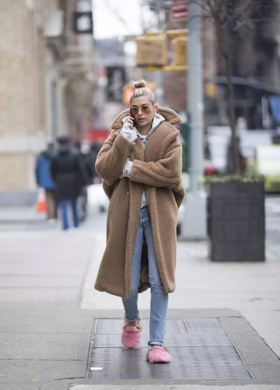 冬天女明星穿羽绒服的搭配,穿搭奇怪的明星