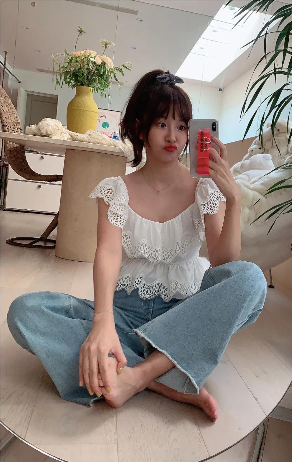 张子萱挑战吊带裙,张子萱夏日吊带裙