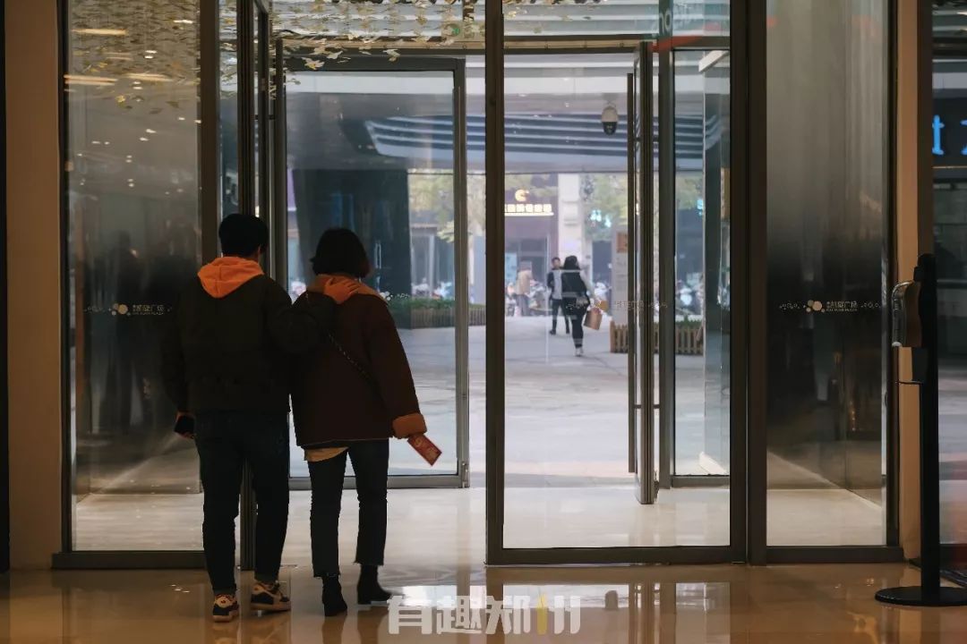 实地测评,周末被挤爆的郑州建业凯旋广场,到底有什么好逛的?