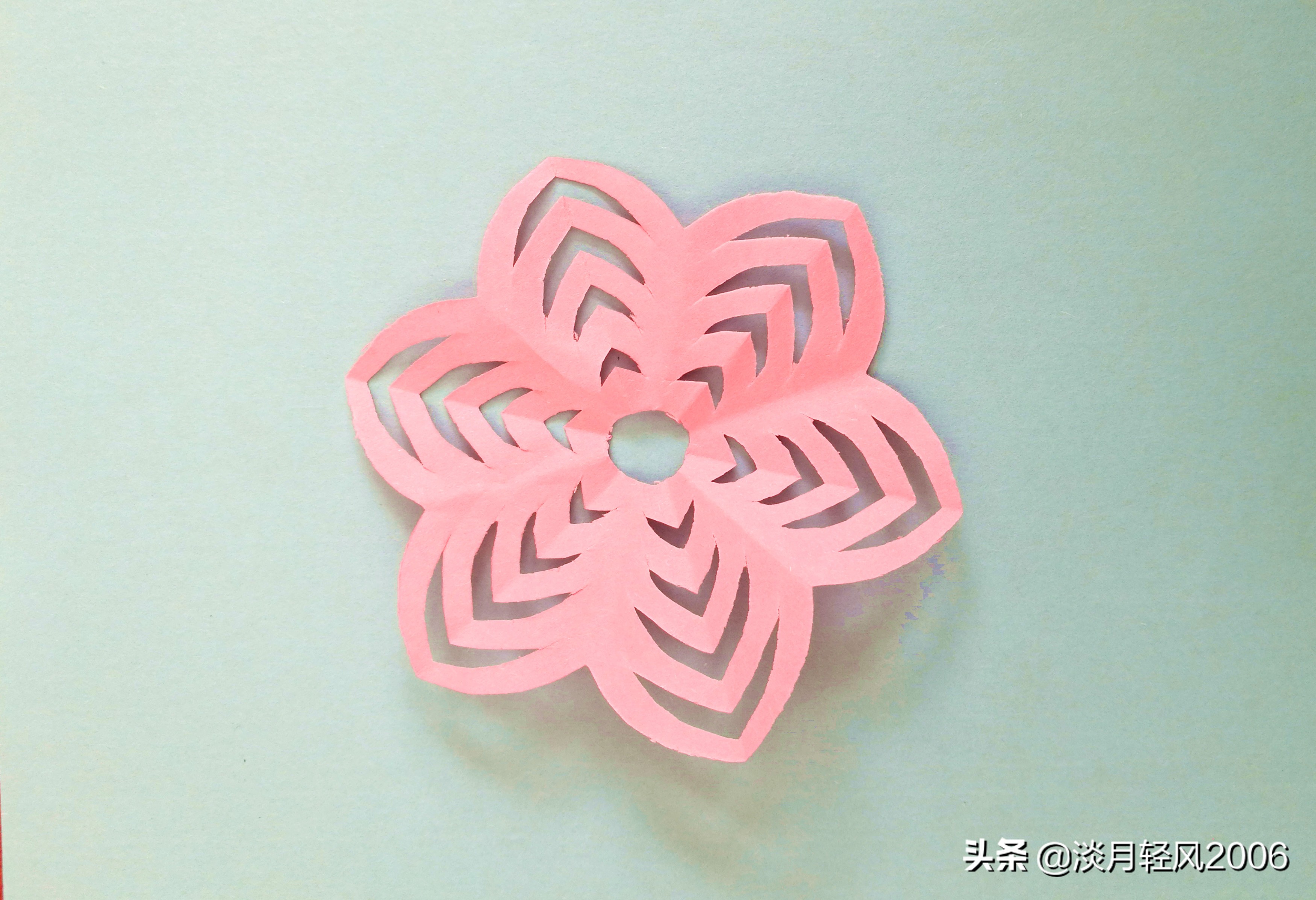 剪纸花朵放照片的教程简单又漂亮,幼儿园剪纸图片大全以及剪法