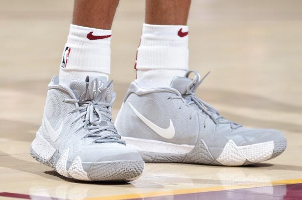 威少战靴aj31low,今日球场战靴