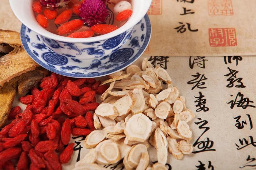 夏天太上火怎样解火,到夏天就开始上火是什么原因