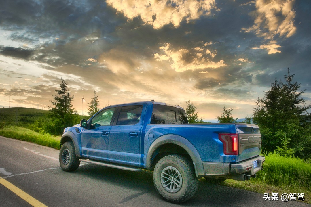 福特猛禽是年轻人的大玩具,福特猛禽加长版玩具车