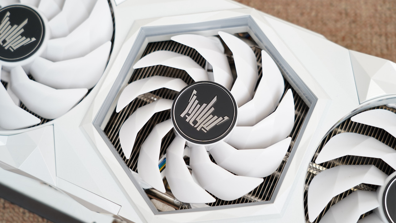 华硕z590吹雪支持3090吗,华硕z590-p和z590plus对比